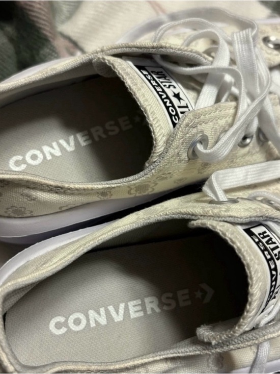 Converse Cream Floral Low Top Sneakers - Picture 4 of 9